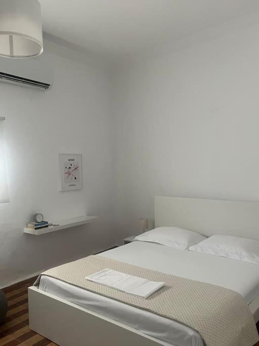 Cozy, Spacious, Newly Renovated Flat In Adamas Экстерьер фото