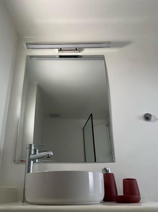 Cozy, Spacious, Newly Renovated Flat In Adamas Экстерьер фото