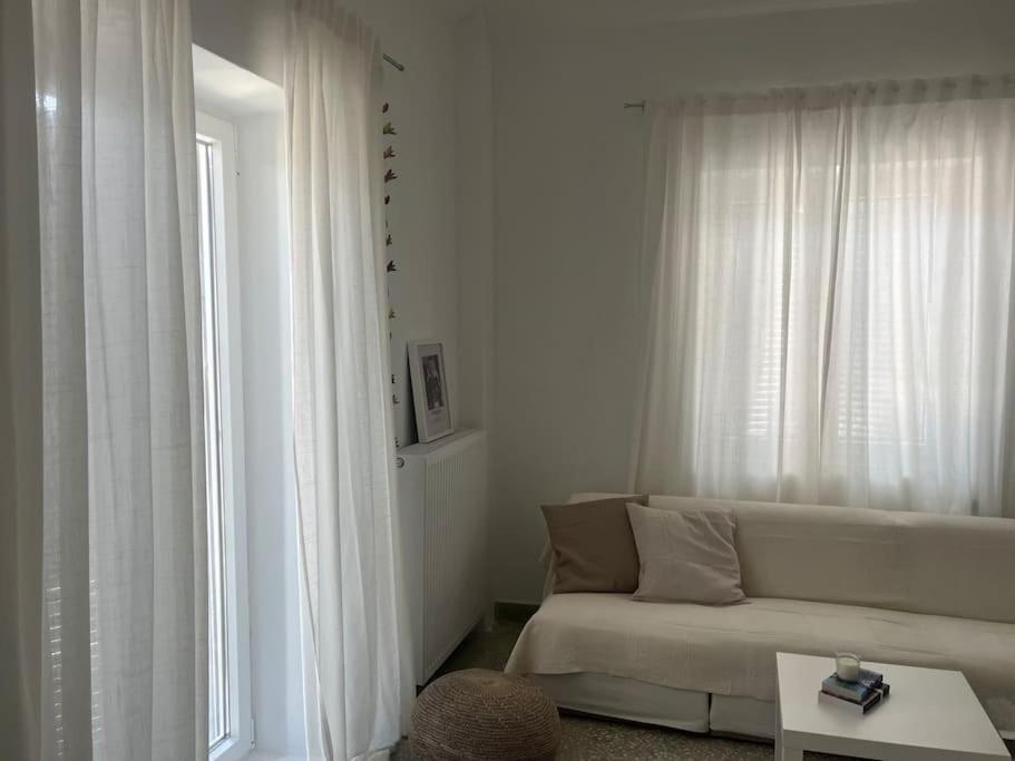 Cozy, Spacious, Newly Renovated Flat In Adamas Экстерьер фото