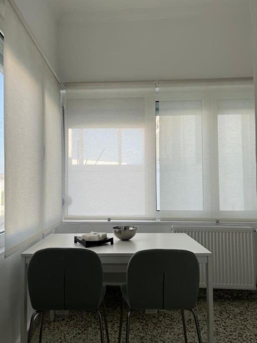 Cozy, Spacious, Newly Renovated Flat In Adamas Экстерьер фото